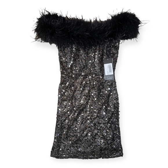 Club L London - BLACK SEQUIN DRESS WITH FEATHER BARDOT (Size 4) - Picture 3 of 3